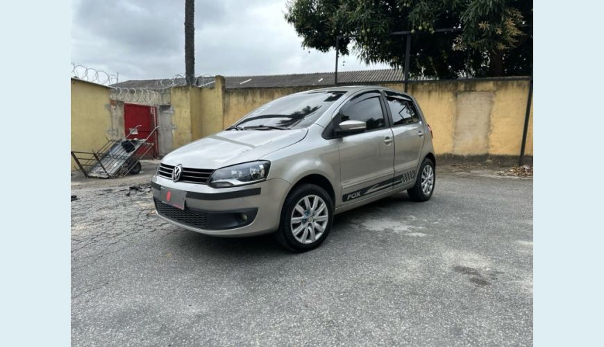 VOLKSWAGEN FOX 1.6 MI 8V FLEX 4P MANUAL - N/D - 2013 Foto 1 (Grande)