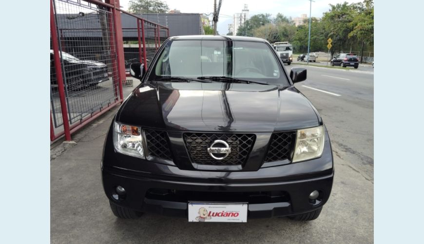 NISSAN FRONTIER XE 4X4 2.5 16V CD - PRETO - 2011 Foto 1 (Grande)