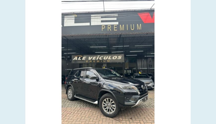 TOYOTA HILUX SW4 - PRETO - 2021 Foto 1 (Grande)