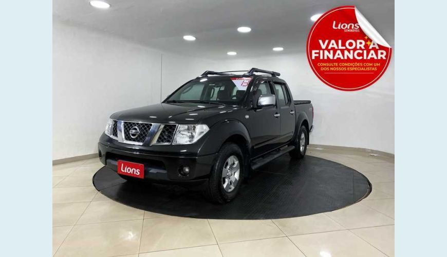 NISSAN FRONTIER XE 4X4 2.5 16V CD - PRETO - 2013 Foto 1 (Grande)