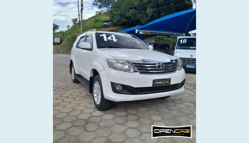 TOYOTA HILUX 2.7 SR 4X2 16V FLEX 4P MANUAL - BRANCO - 2014 Foto 1 (Grande)