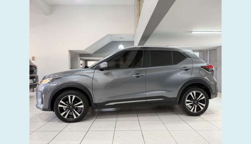 NISSAN KICKS PLAY FLEX AUT. 4P - CINZA - 2025 Foto 1 (Grande)