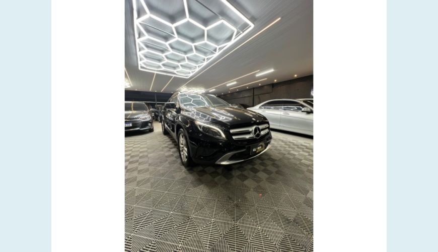MERCEDES-BENZ GLA 200 AUT. 4P - PRETO - 2016 Foto 1 (Grande)