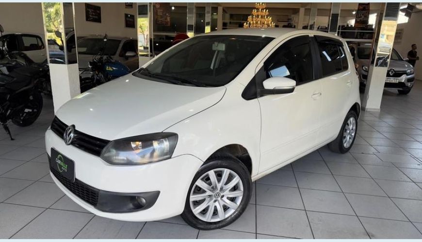 VOLKSWAGEN FOX 1.0 8V FLEX MANUAL 4P - BRANCO - 2014 Foto 1 (Grande)