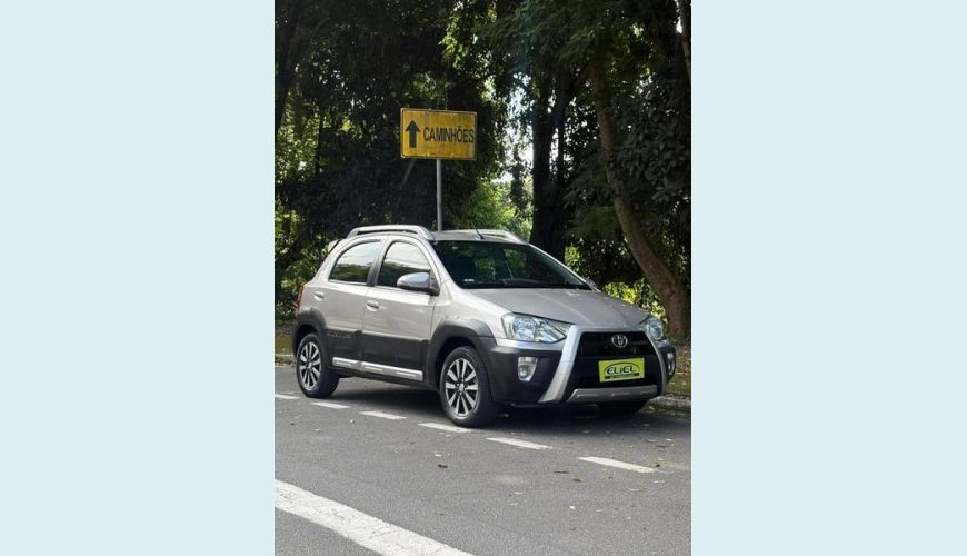 TOYOTA ETIOS HB CROSS 1.5 FLEX AUT. 4P - PRATA - 2018 Foto 1 (Grande)
