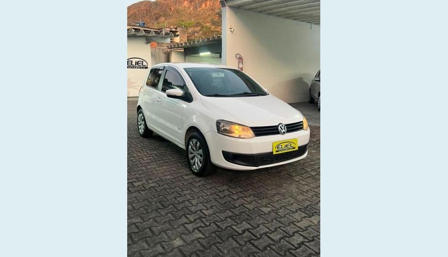 VOLKSWAGEN VOLKSWAGEN FOX GII 1.0 FLEX MANUAL 4P - BRANCO - 2013 Foto 1 (Grande)
