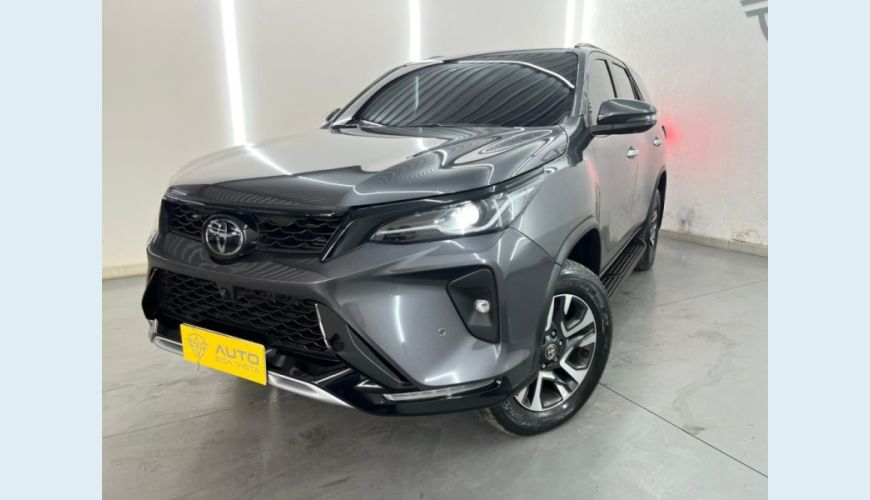 TOYOTA HILUX SW4 - CINZA - 2024 Foto 1 (Grande)