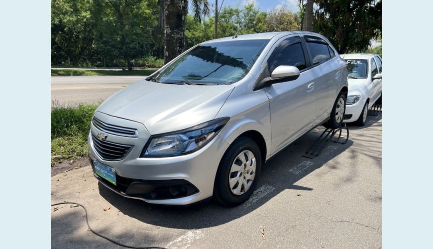 CHEVROLET ONIX FLEX MANUAL 4P - PRATA - 2013 Foto 1 (Grande)