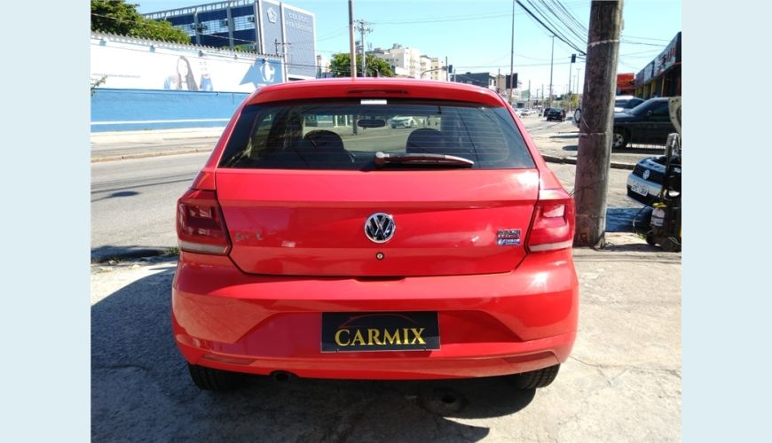 VOLKSWAGEN GOL 1.6 MSI TOTALFLEX TRENDLINE 4P MANUAL - VERMELHO - 2017 Foto 10 (Grande)