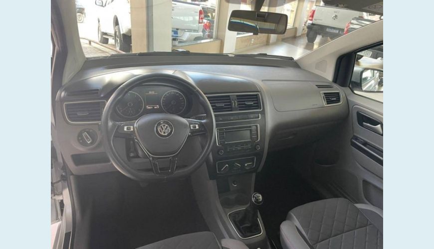VOLKSWAGEN FOX 1.6 MSI HIGHLINE 16V FLEX 4P MANUAL - PRATA - 2015 Foto 10 (Grande)