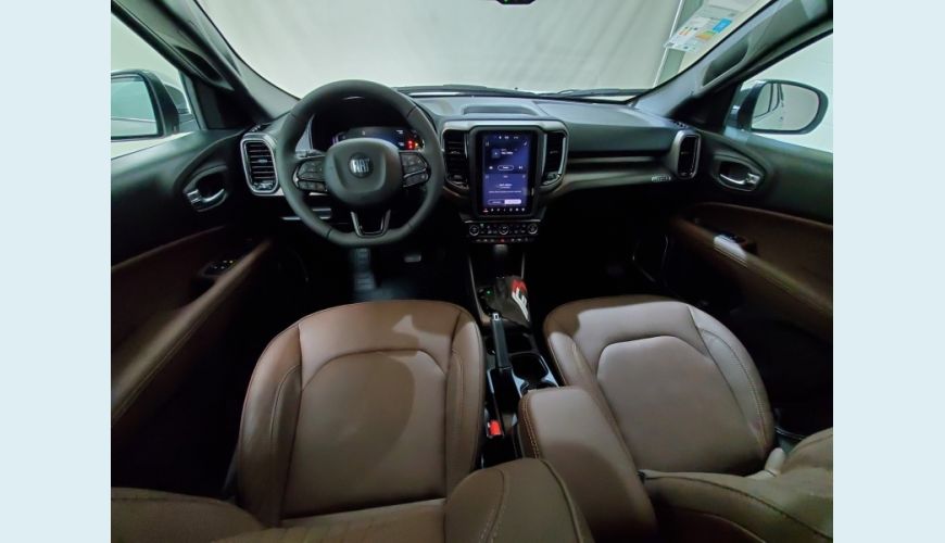 FIAT TORO 2.0 16V TURBO DIESEL RANCH 4WD AT9 - BRANCO - 2023 Foto 10 (Grande)