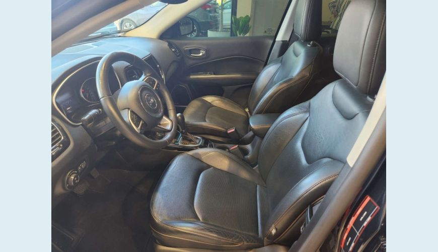 JEEP COMPASS 2.0 16V DIESEL LIMITED 4X4 AUT. - PRETO - 2019 Foto 10 (Grande)