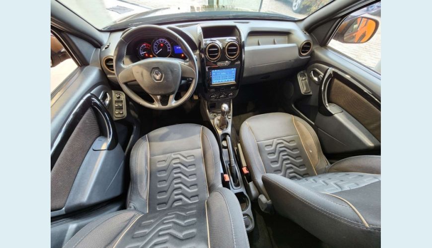 RENAULT DUSTER 1.6 DYNAMIQUE 4X2 16V FLEX 4P MANUAL - MARROM - 2017 Foto 10 (Grande)