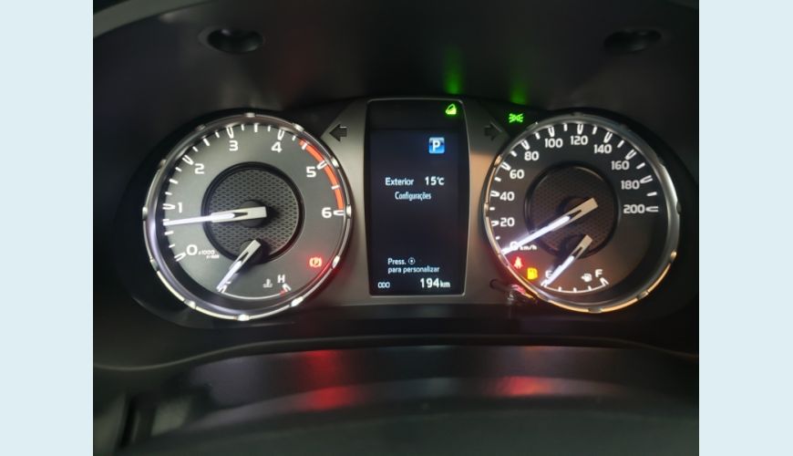 TOYOTA HILUX 2.8 D-4D TURBO DIESEL CD SRV 4X4 AUT. - CINZA - 2024 Foto 10 (Grande)