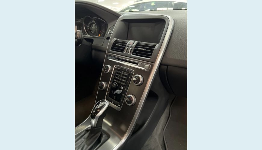 VOLVO XC60 2.0 T5 KINETIC 4P AUT. - PRETO - 2016 Foto 10 (Grande)