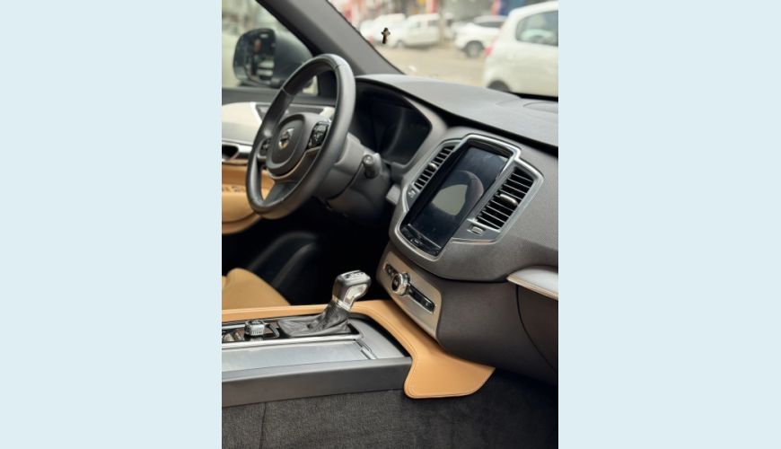 VOLVO XC90 2.0 D5 DIESEL MOMENTUM AWD GEARTRONIC - CINZA - 2019 Foto 10 (Grande)
