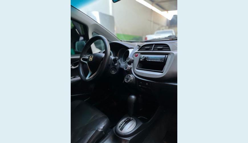HONDA FIT 1.4 LX 16V FLEX 4P AUT. - PRETO - 2010 Foto 10 (Grande)