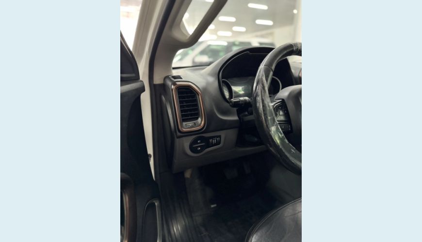 FIAT TORO 2.0 16V TURBO DIESEL VOLCANO 4WD AT9 - BRANCO - 2017 Foto 10 (Grande)