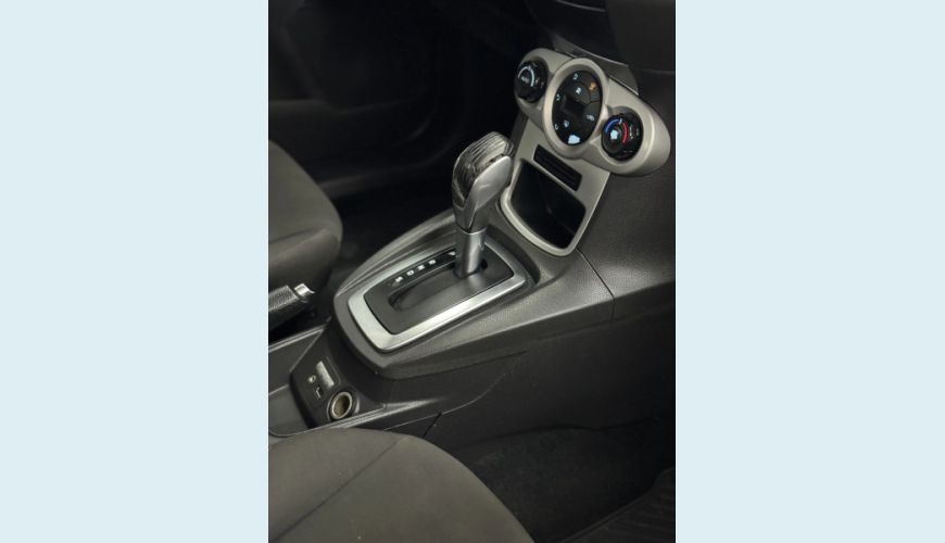FORD FIESTA 1.6 SE HATCH 16V FLEX 4P POWERSHIFT - PRETO - 2014 Foto 10 (Grande)