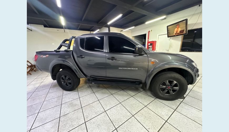 MITSUBISHI L200 TRITON 2.4 HLS 4X2 CD 16V FLEX 4P MANUAL - N/D - 2016 Foto 10 (Grande)