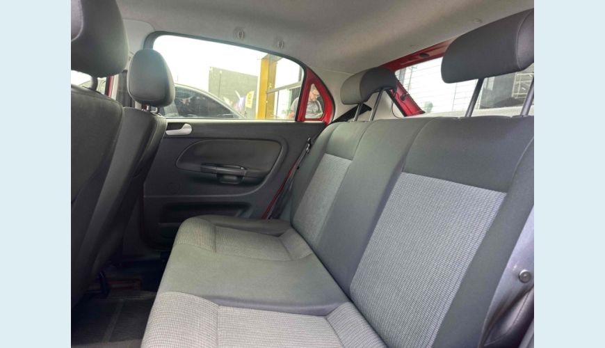 VOLKSWAGEN GOL 1.6 MI 8V FLEX 4P MANUAL G.VI - N/D - 2013 Foto 10 (Grande)