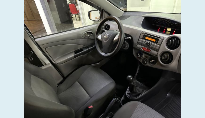 TOYOTA ETIOS 1.3 XS 16V FLEX 4P MANUAL - N/D - 2013 Foto 10 (Grande)