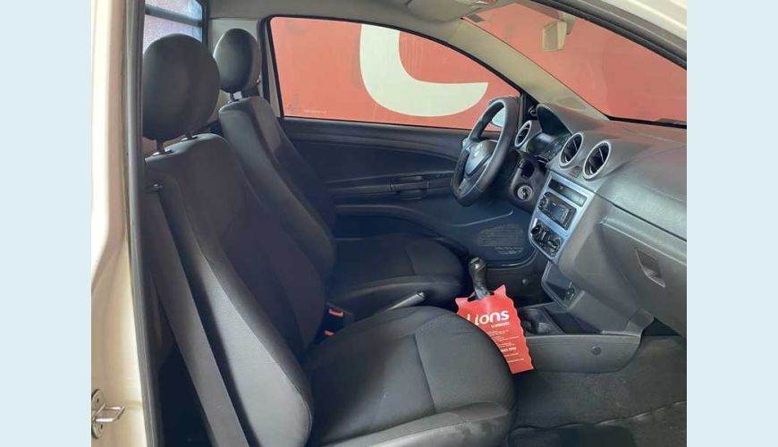 VOLKSWAGEN SAVEIRO ROBUST 1.6 MSI CS FLEX - BRANCO - 2019 Foto 10 (Grande)