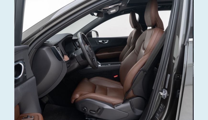 VOLVO XC60 2.0 T8 HYBRID INSCRIPTION AWD GEARTRONIC - CINZA - 2022 Foto 10 (Grande)