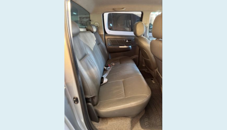 TOYOTA HILUX 2.7 SRV 4X2 CD 16V FLEX 4P AUT. - PRATA - 2015 Foto 10 (Grande)