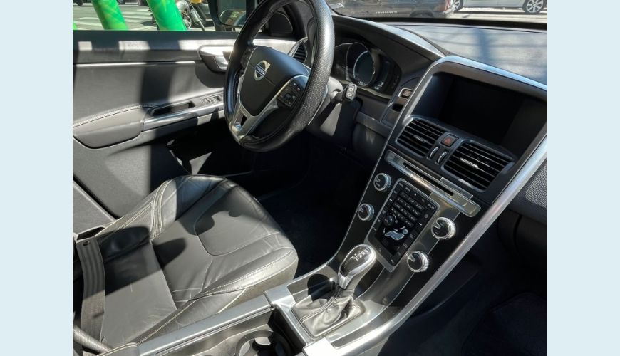 VOLVO XC 60 T-5 R-DESIGN 2.0 FWD 5P - PRATA - 2015 Foto 10 (Grande)