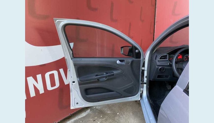VOLKSWAGEN VOYAGE 1.6 TRENDLINE FLEX - PRATA - 2018 Foto 10 (Grande)