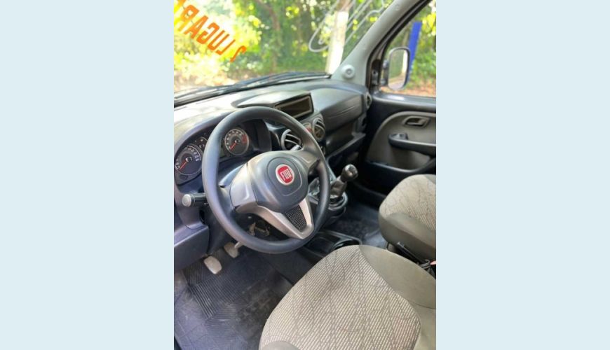 FIAT DOBLO ESSENCE 1.8 7L FLEX - PRATA - 2019 Foto 10 (Grande)