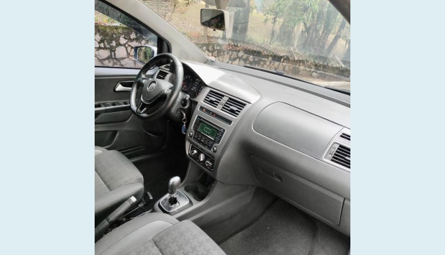 VOLKSWAGEN FOX COMFORTLINE 1.6 MSI - BRANCO - 2016 Foto 10 (Grande)