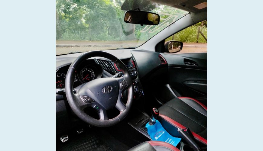 HYUNDAI HB 20 RSPEC 1.6 MANUAL - BRANCO - 2017 Foto 10 (Grande)
