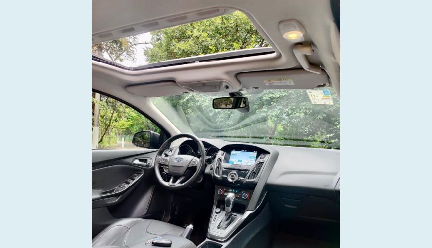 FORD FOCUS SEDAN TITANIUM 2.0 AUT. - CINZA - 2019 Foto 10 (Grande)