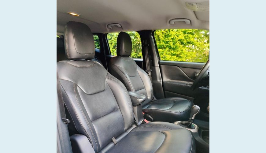 JEEP RENEGADE LONGITUDE 1.8 AUT. - PRETO - 2016 Foto 10 (Grande)