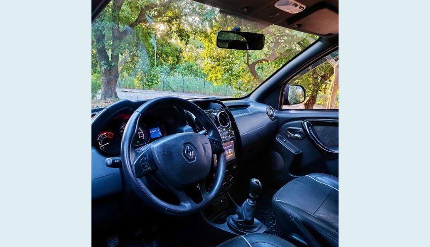 RENAULT DUSTER OROCH DYNAMIQUE 2.0 MANUAL - PRETO - 2016 Foto 10 (Grande)