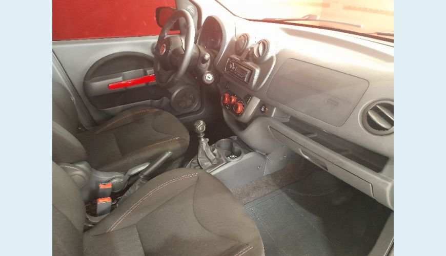FIAT UNO SPORTING 1.4 EVO FIRE FLEX 8V 4P - PRETO - 2013 Foto 10 (Grande)