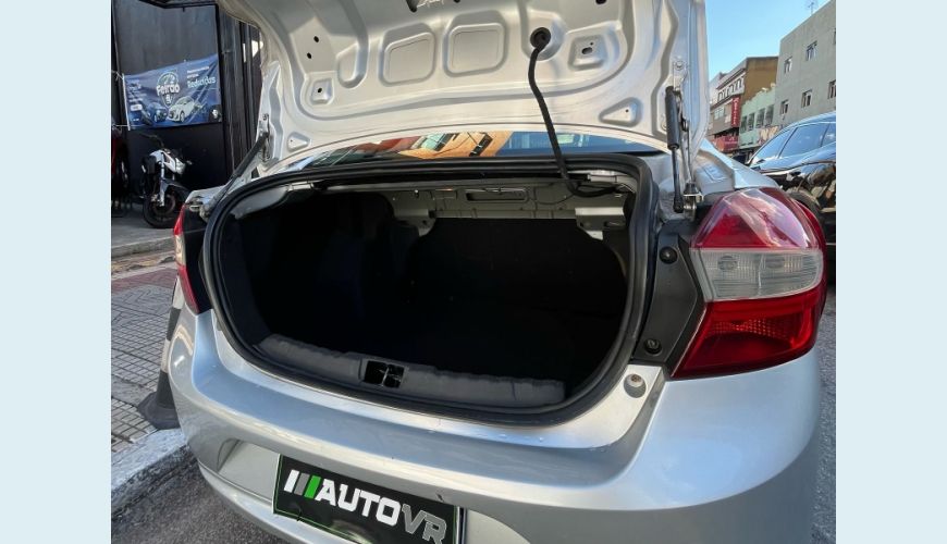 FORD KA 1.5 SEDAN SE 12V FLEX 4P MEC. - PRATA - 2018 Foto 10 (Grande)