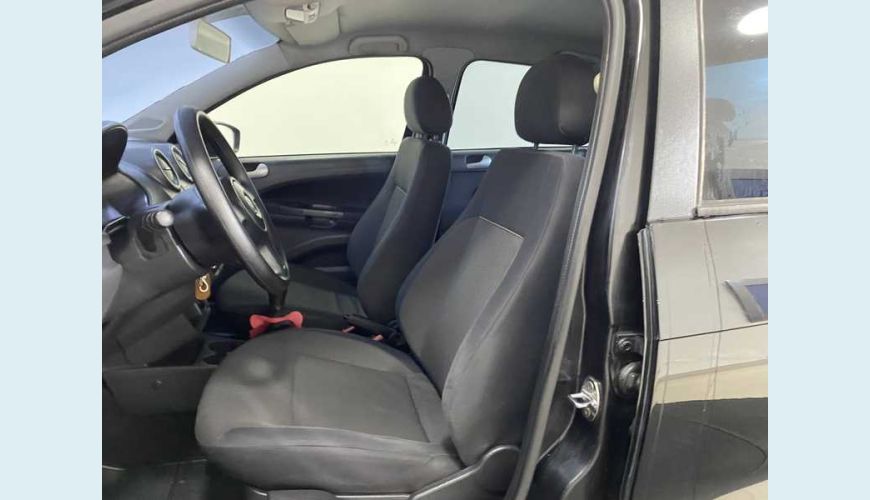 VOLKSWAGEN VOYAGE (G6) 1.0 TEC TOTAL FLEX - PRETO - 2013 Foto 10 (Grande)