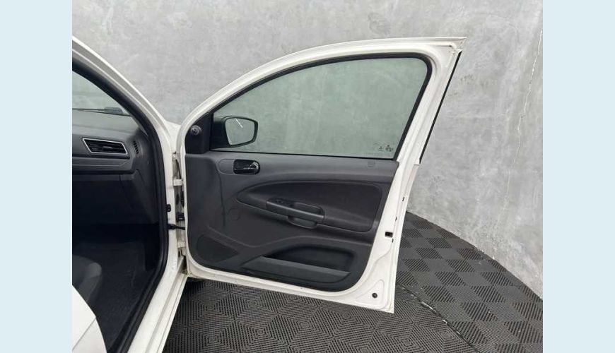 VOLKSWAGEN VOYAGE 1.6 - BRANCO - 2022 Foto 10 (Grande)