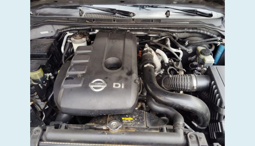 NISSAN FRONTIER XE 4X4 2.5 16V CD - PRETO - 2011 Foto 10 (Grande)