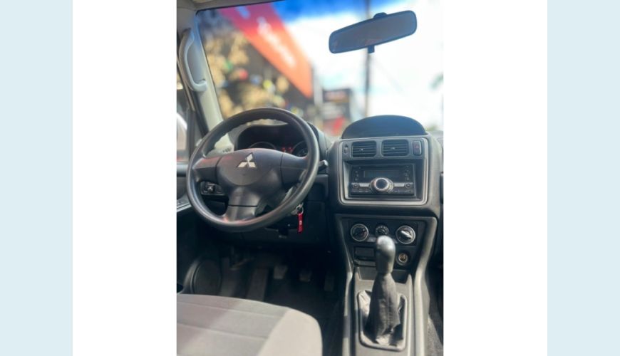 MITSUBISHI PAJERO TR4 - PRATA - 2013 Foto 10 (Grande)