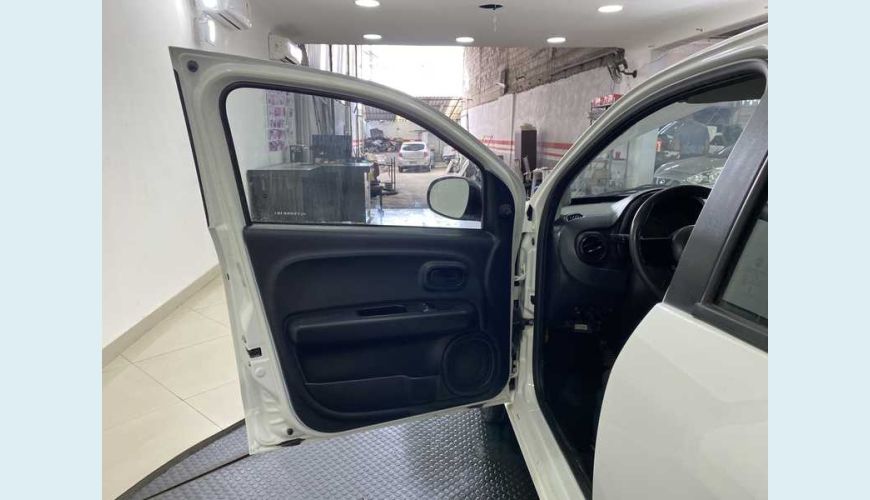 FIAT MOBI EVO LIKE 1.0 FLEX - BRANCO - 2019 Foto 10 (Grande)