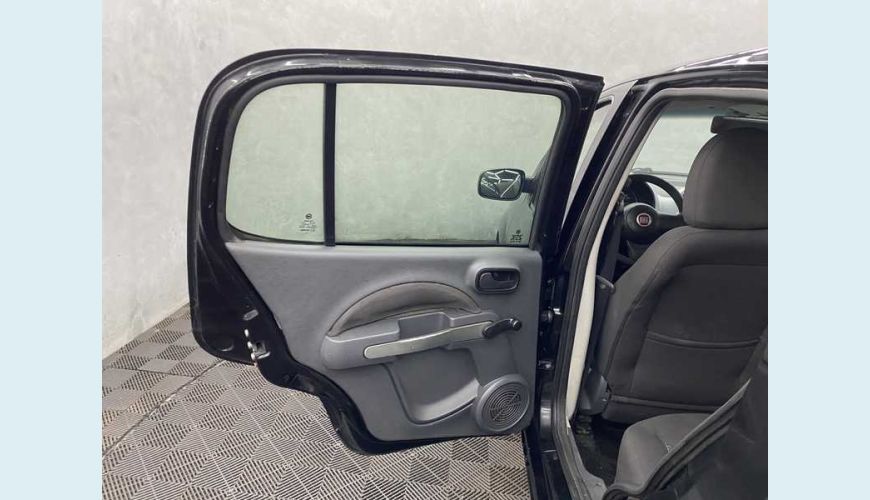 FIAT UNO ATTRACTIVE 1.4 8V FLEX 4P - PRETO - 2011 Foto 10 (Grande)