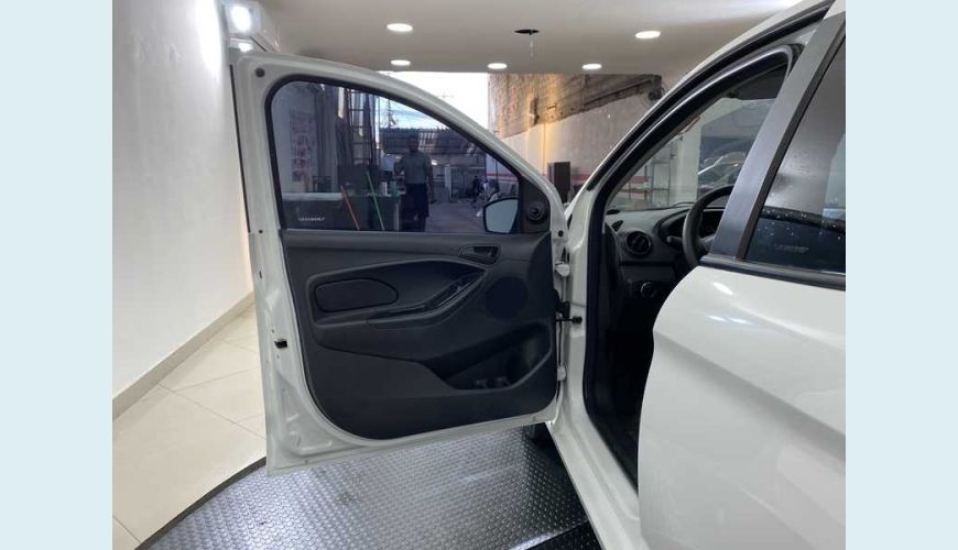FORD KA SEDAN SE PLUS 1.5 12V FLEX - BRANCO - 2020 Foto 10 (Grande)