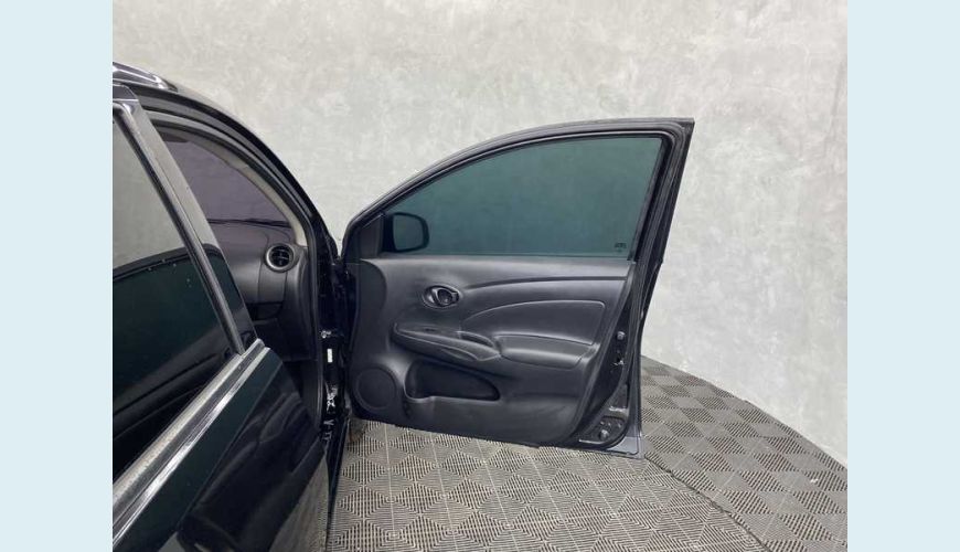 NISSAN VERSA 1.0 12V FLEX - PRETO - 2019 Foto 10 (Grande)