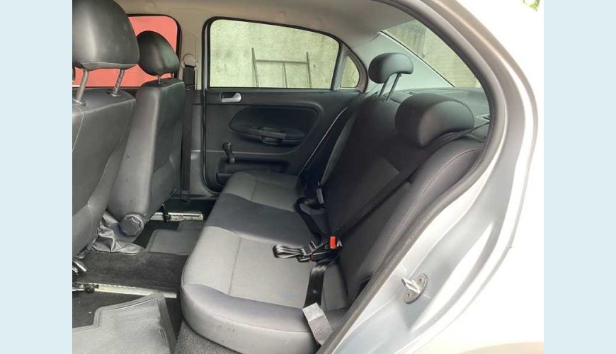 VOLKSWAGEN VOYAGE 1.6 TRENDLINE FLEX - PRATA - 2018 Foto 10 (Grande)