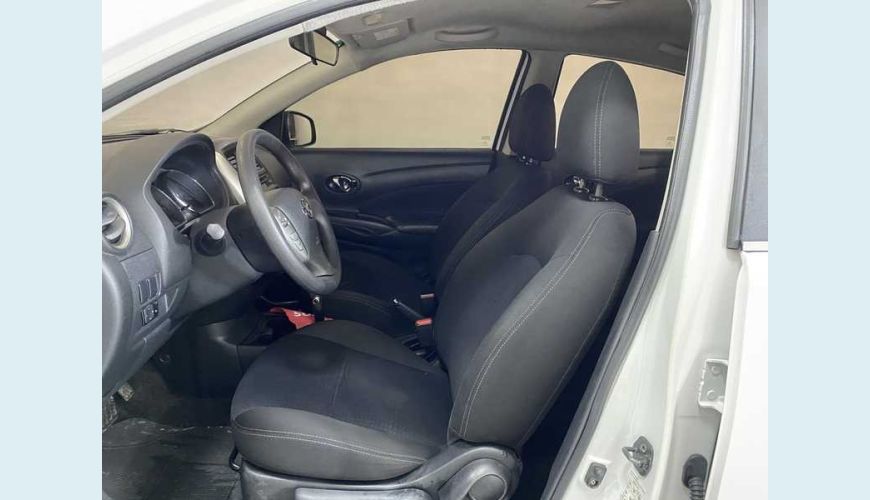 NISSAN VERSA 1.6 16V SV FLEXSTART CVT FLEX - BRANCO - 2018 Foto 10 (Grande)