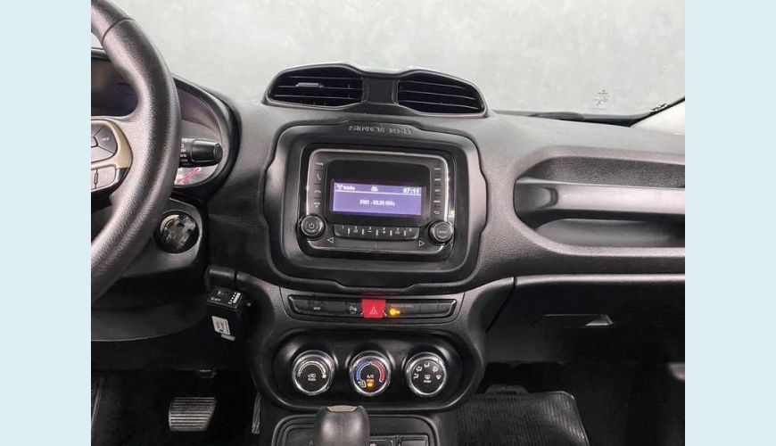 JEEP RENEGADE SPORT 1.8 4X2 AUT. FLEX - PRATA - 2017 Foto 10 (Grande)